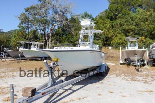 Mako 23 Center Console recensioner och tekniska specifikationer